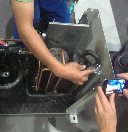 扎鲁特维修空调制冷效果差